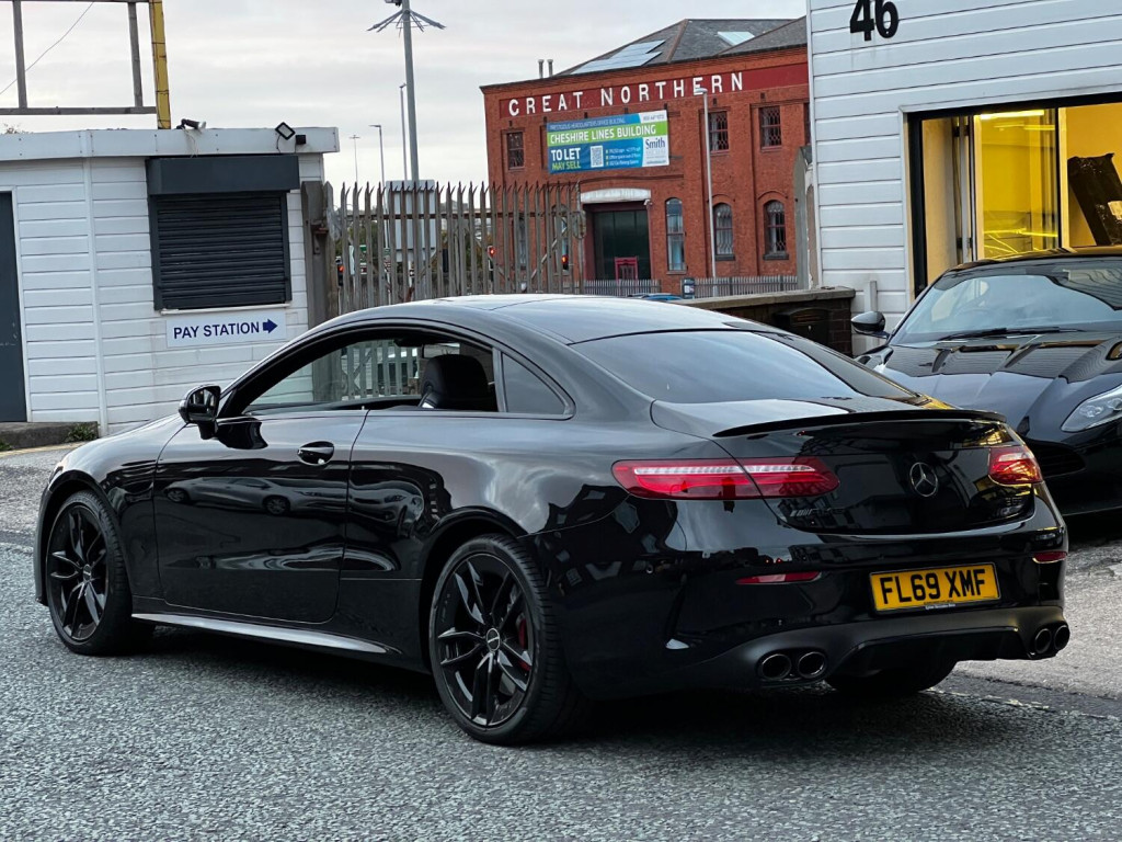 MERCEDES-BENZ E CLASS