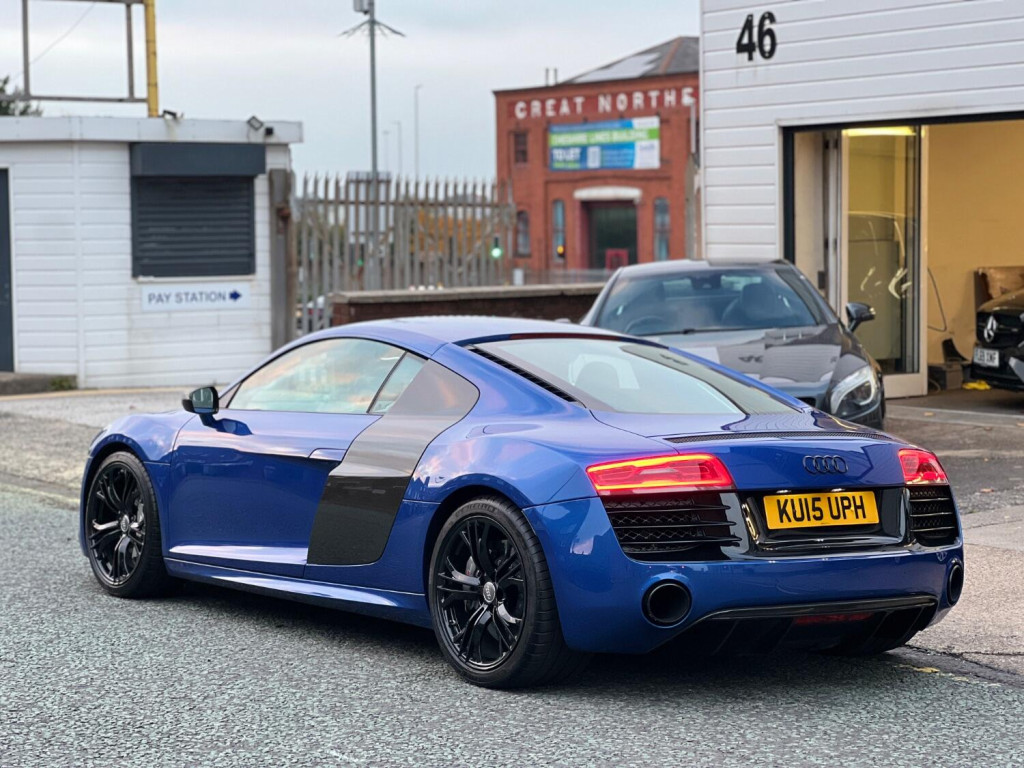 View AUDI R8 5.2 FSI V10 Plus