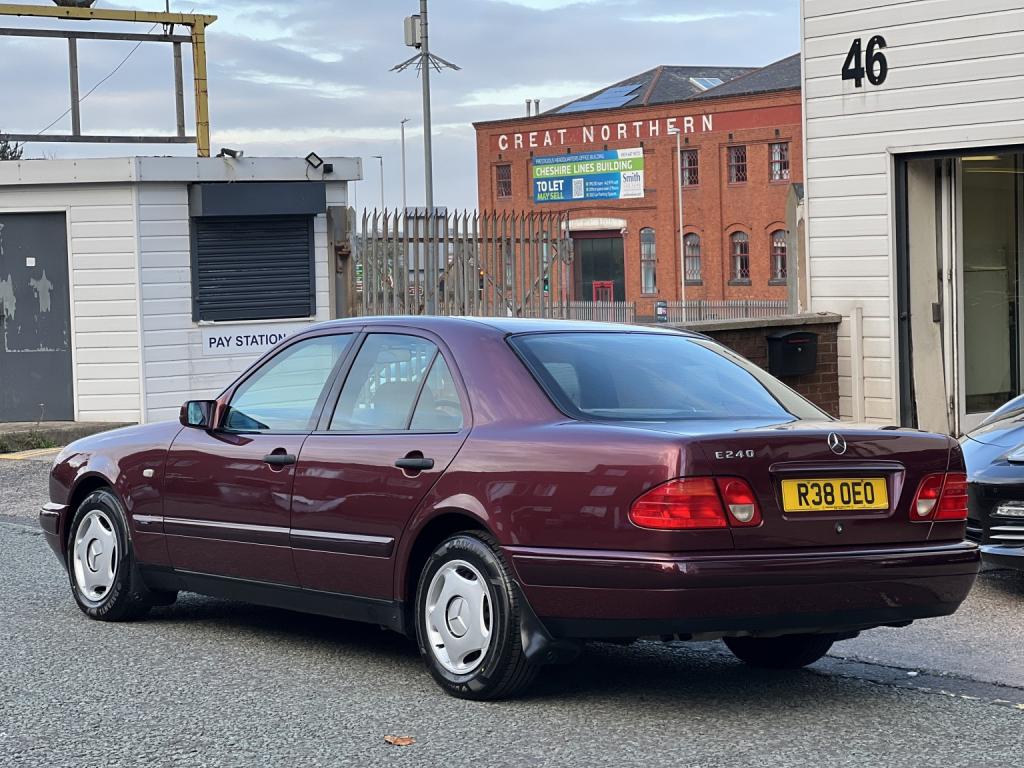 MERCEDES-BENZ E CLASS