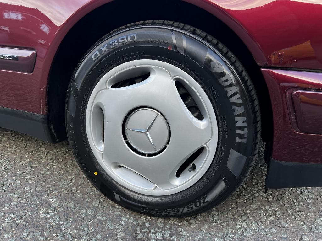 MERCEDES-BENZ E CLASS