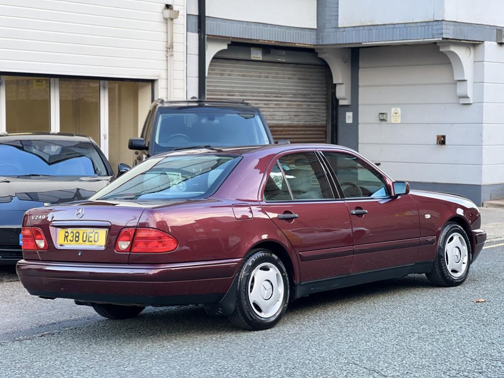 MERCEDES-BENZ E CLASS