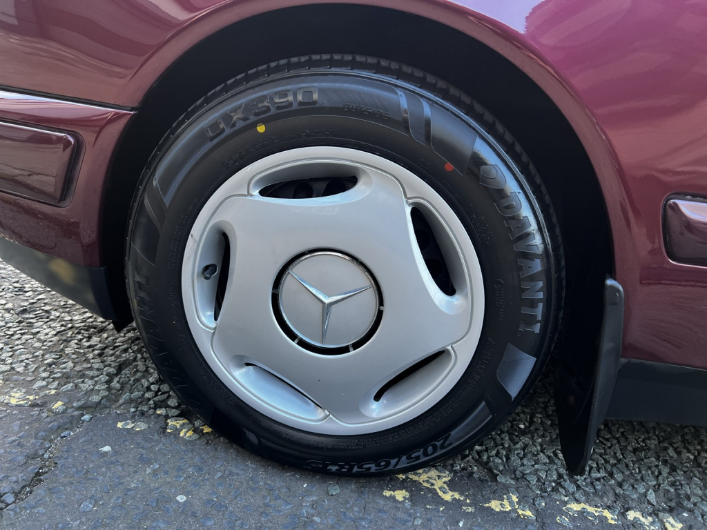 MERCEDES-BENZ E CLASS