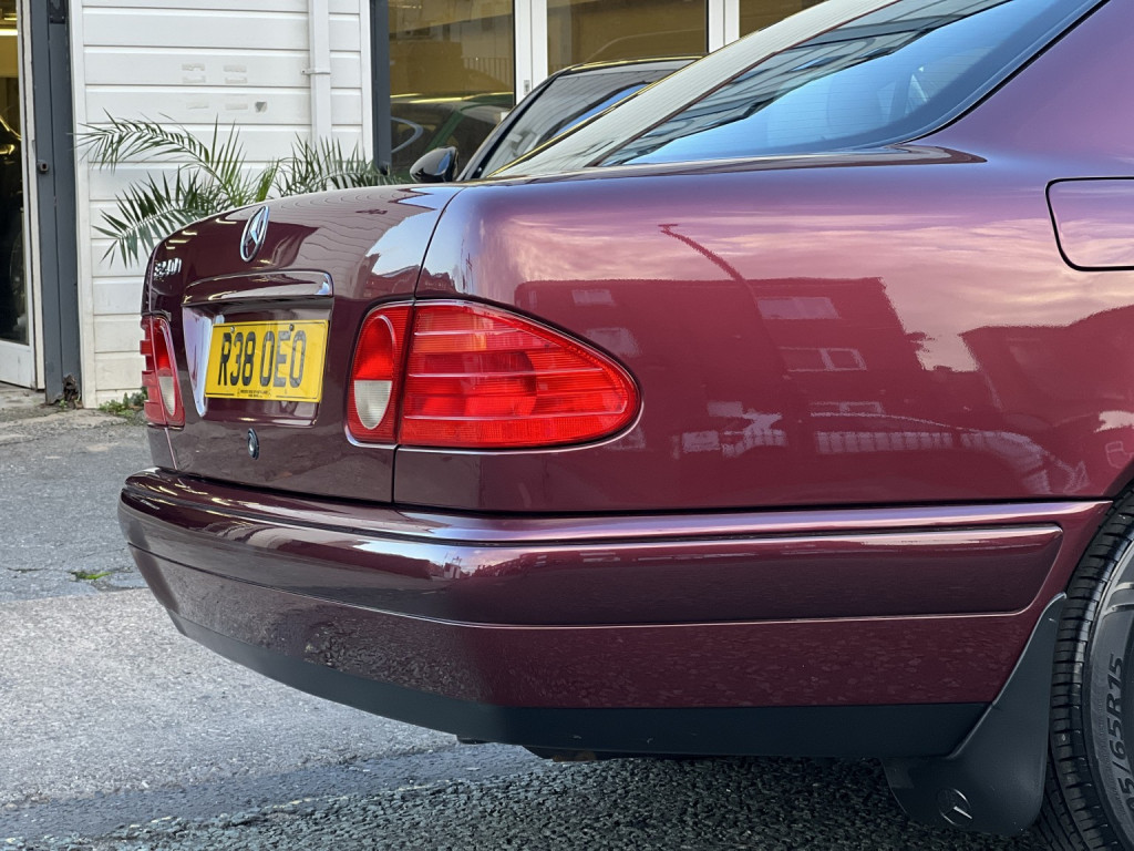 MERCEDES-BENZ E CLASS