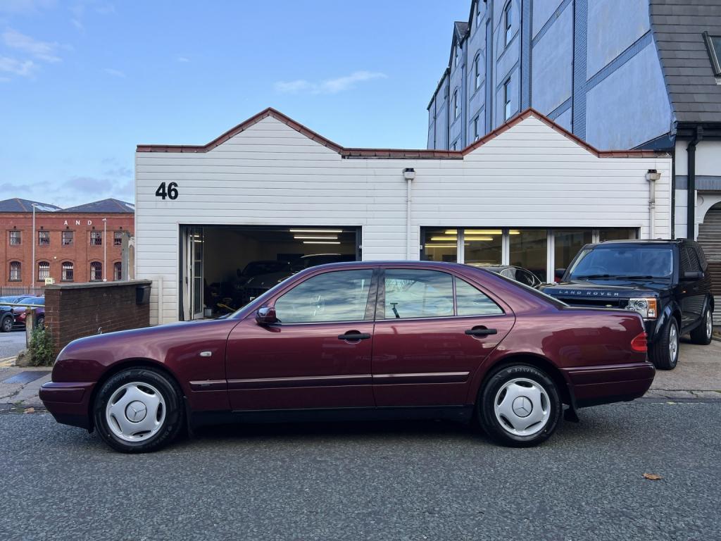 MERCEDES-BENZ E CLASS