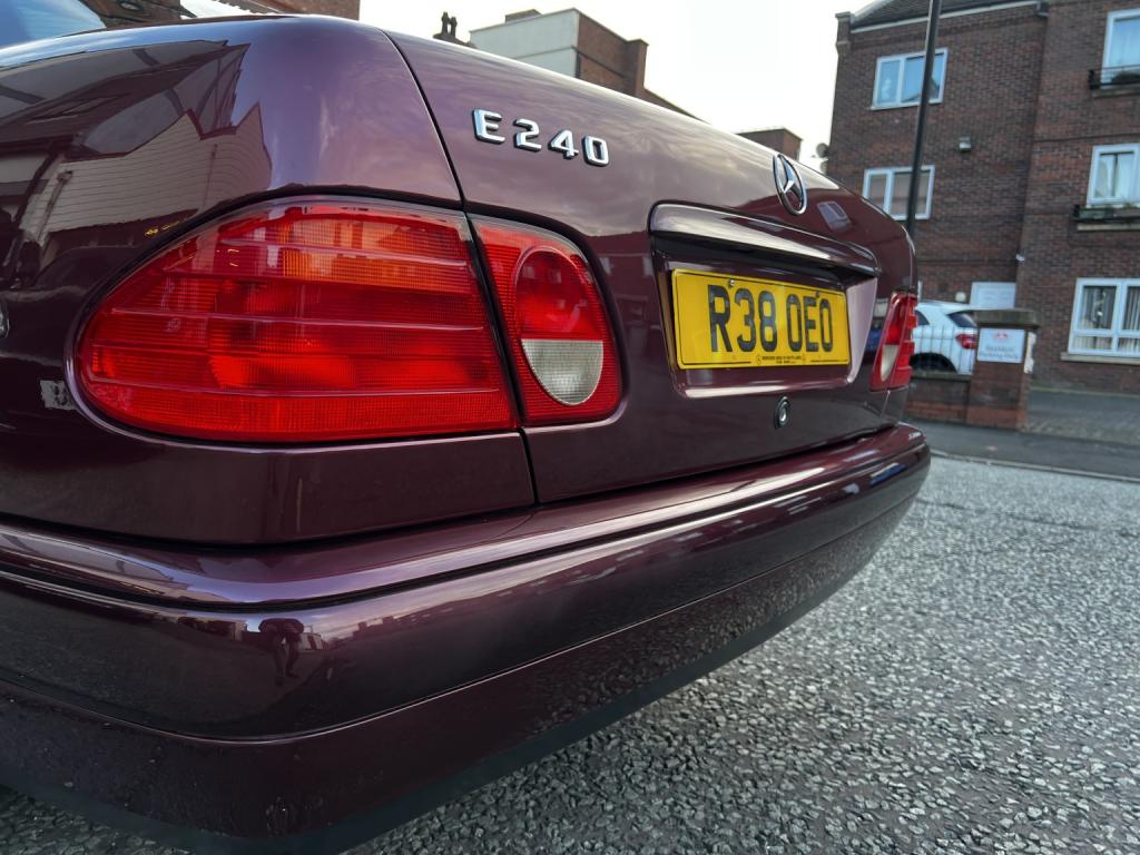 MERCEDES-BENZ E CLASS