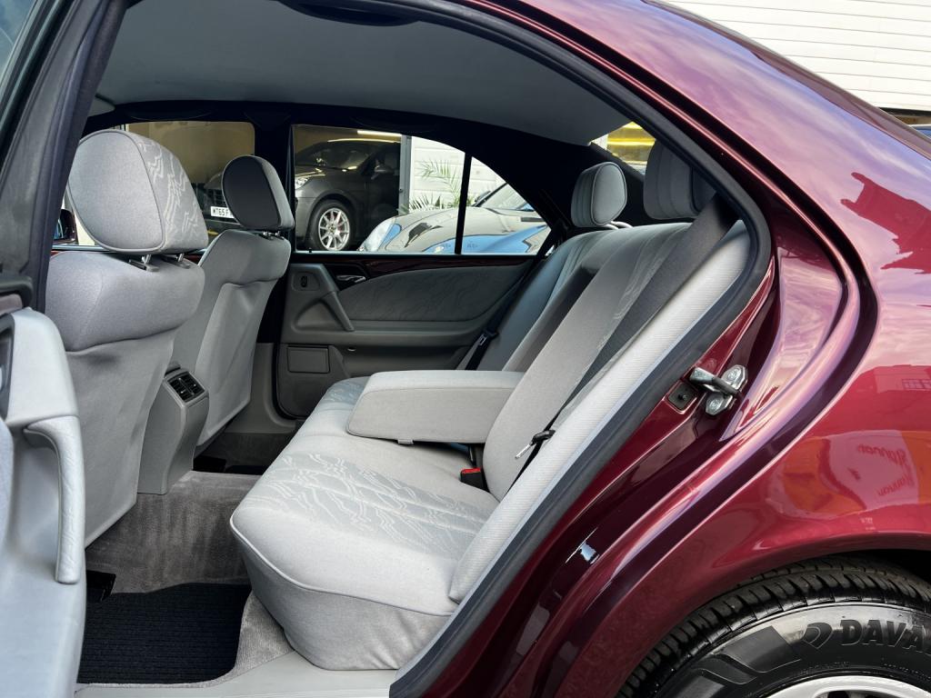 MERCEDES-BENZ E CLASS