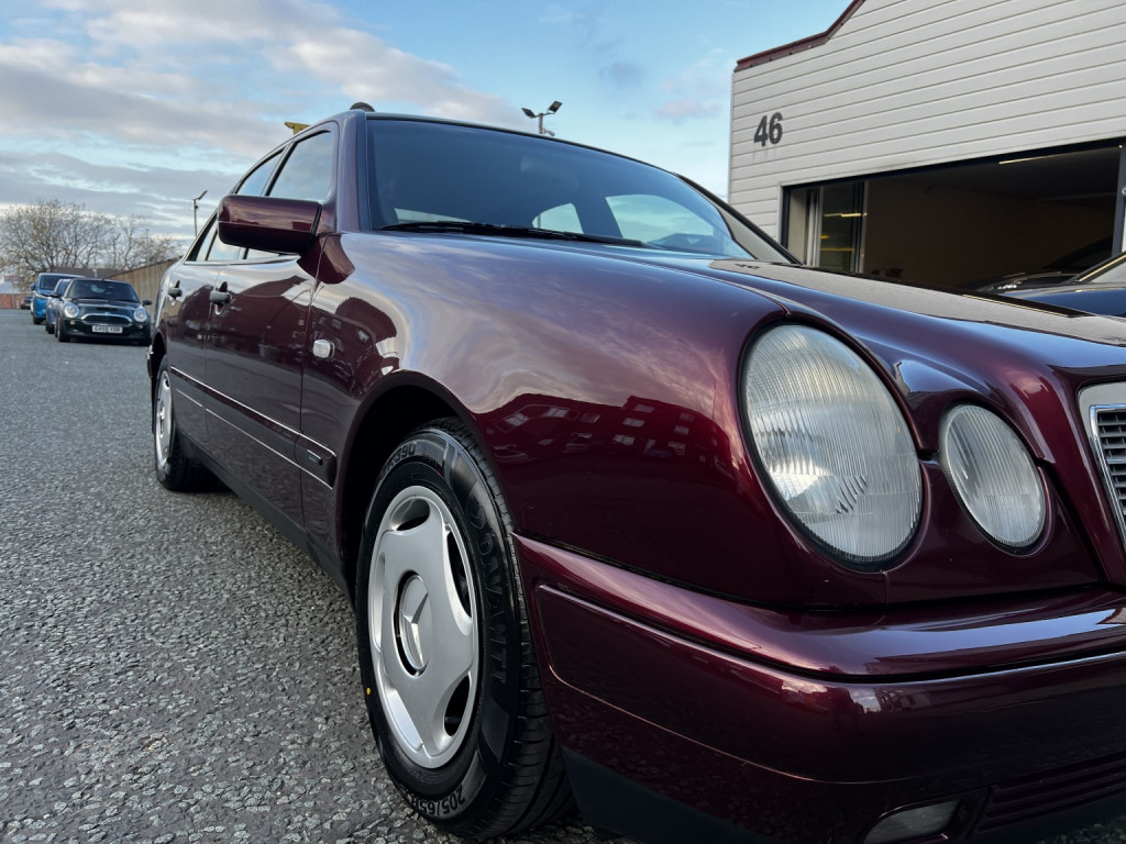 MERCEDES-BENZ E CLASS