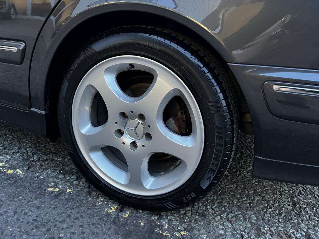 MERCEDES-BENZ E CLASS