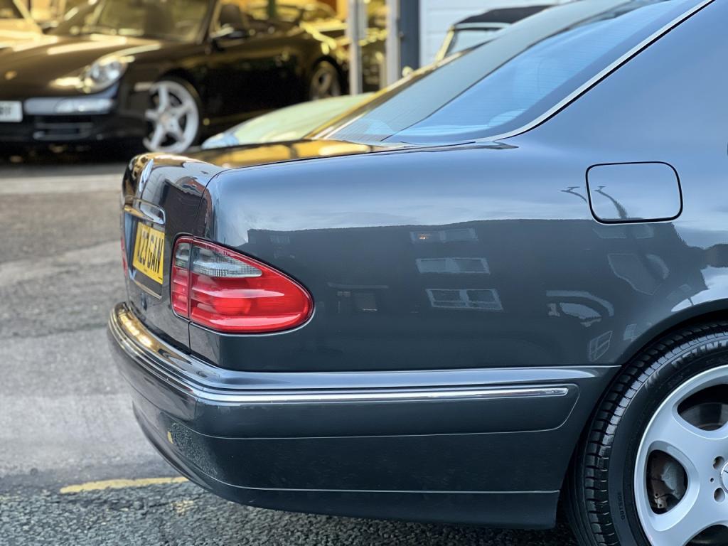 MERCEDES-BENZ E CLASS