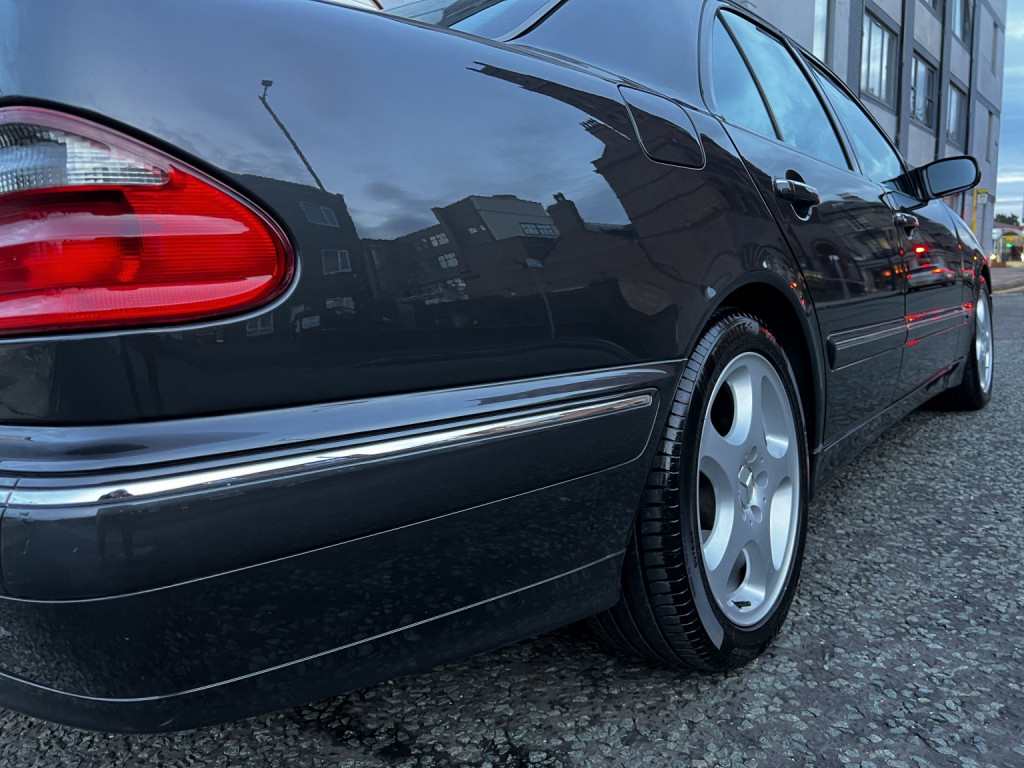 MERCEDES-BENZ E CLASS