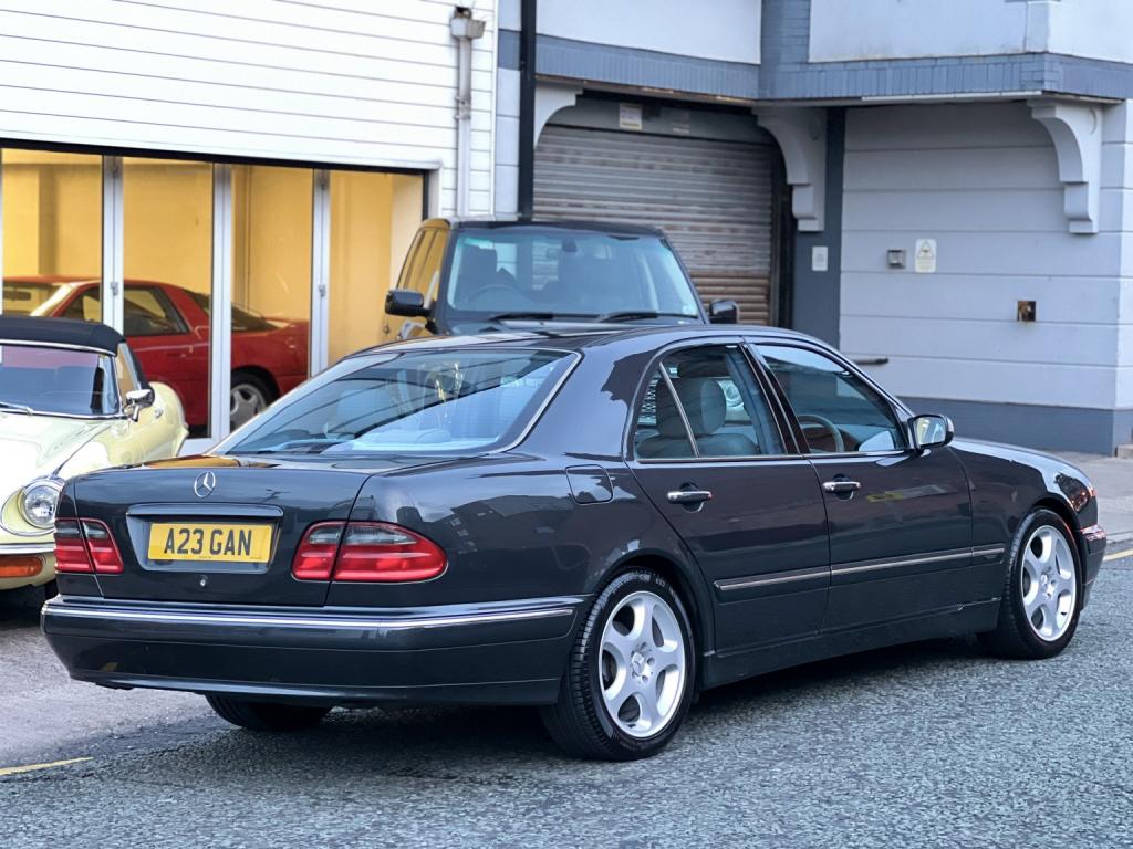 MERCEDES-BENZ E CLASS