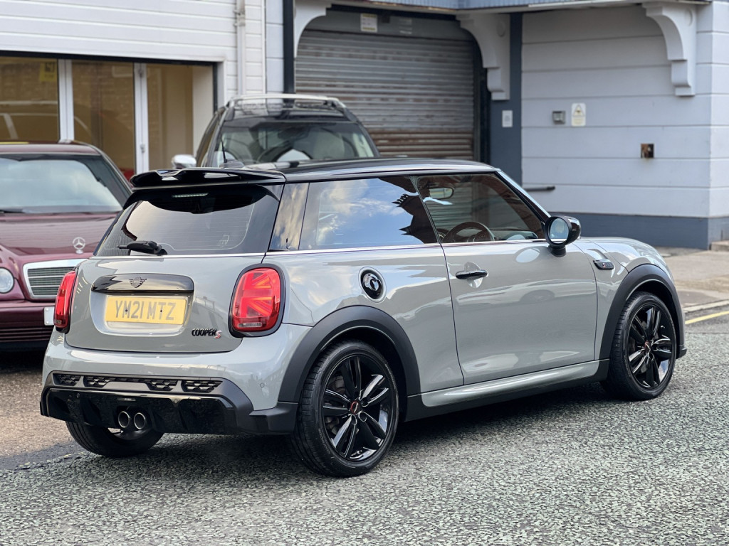 View MINI HATCH 2.0 3-Door Hatch Cooper S Sport