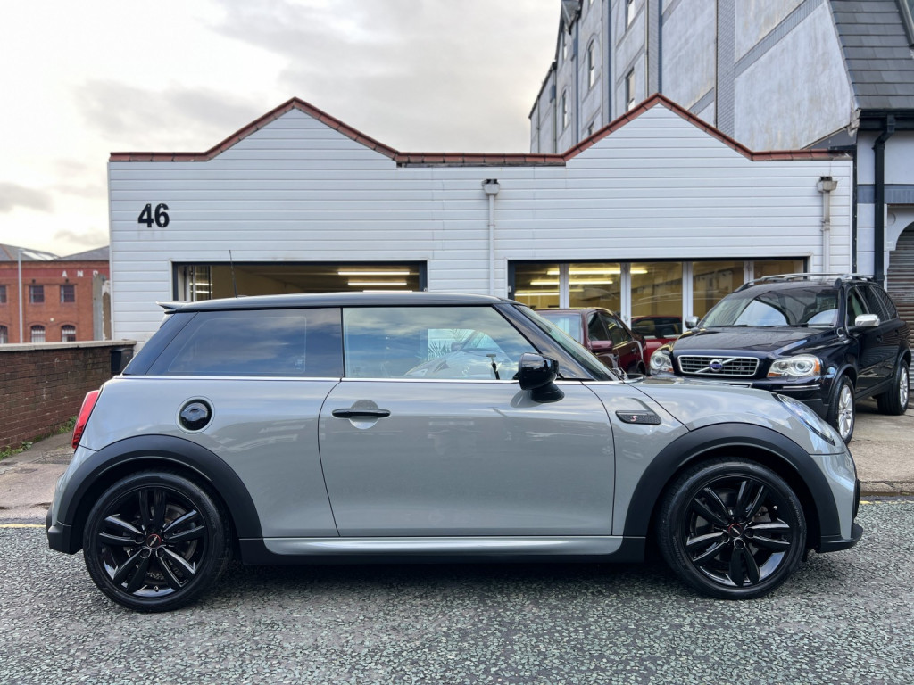 View MINI HATCH 2.0 3-Door Hatch Cooper S Sport