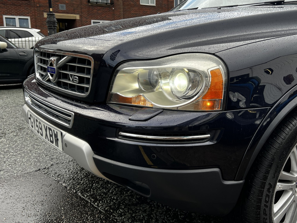 View VOLVO XC90 4.4 V8 Executive