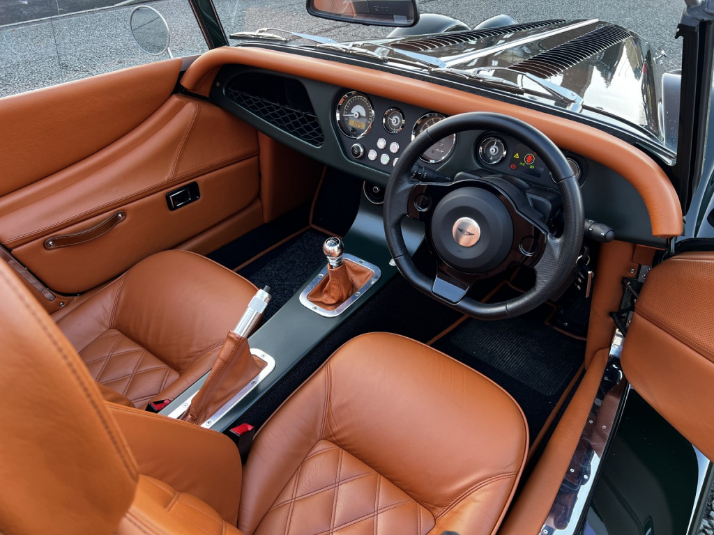 View MORGAN PLUS FOUR 2.0 Turbo Manual