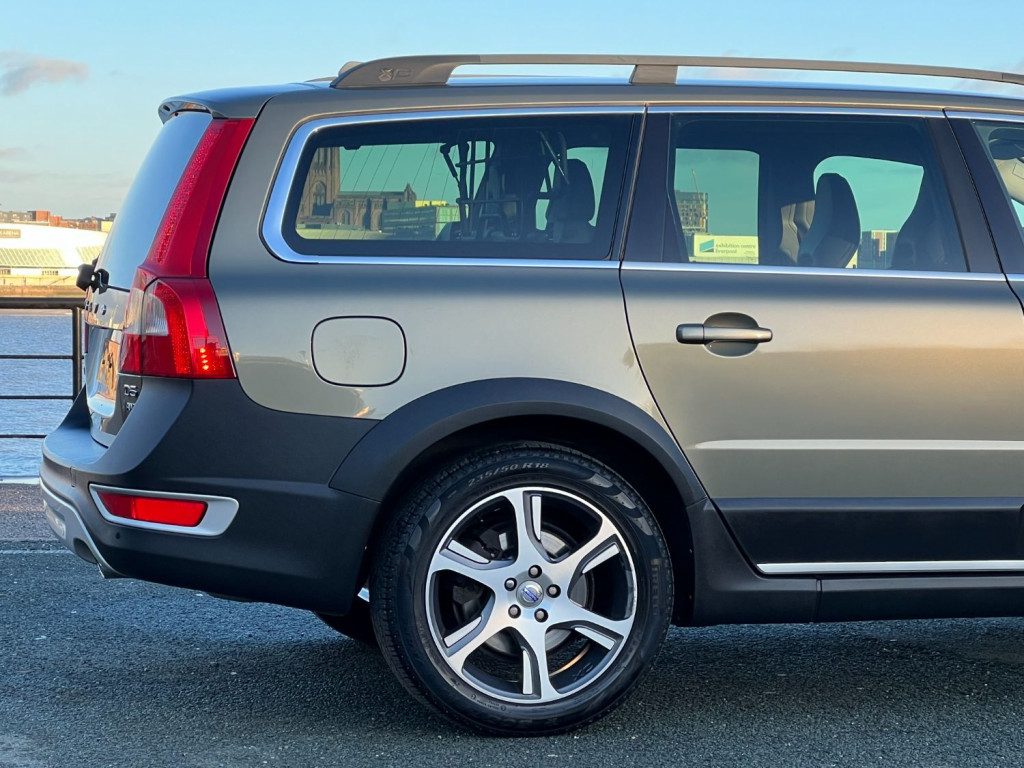 VOLVO XC70