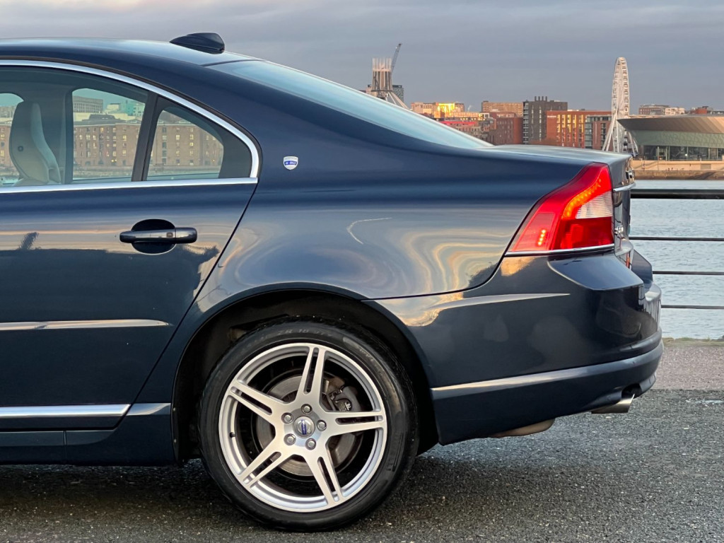 VOLVO S80