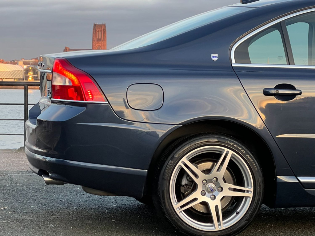 VOLVO S80