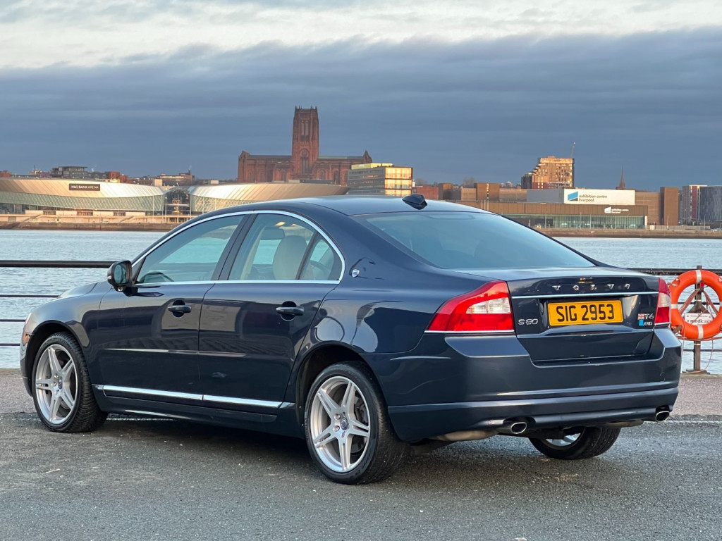 VOLVO S80