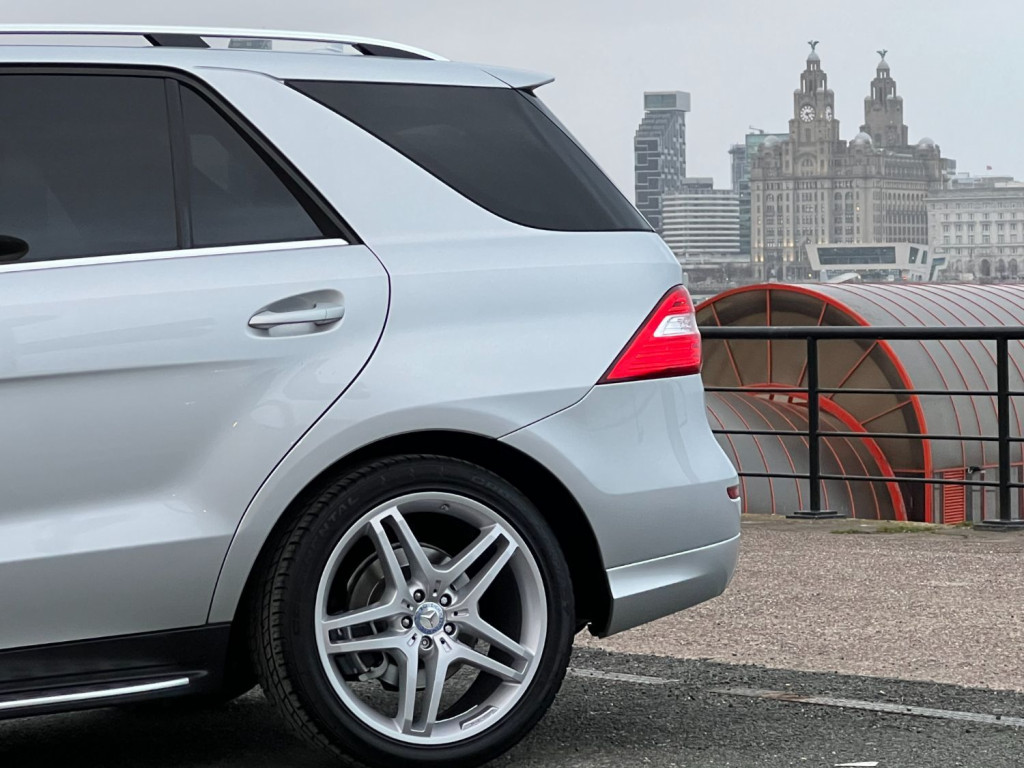 MERCEDES-BENZ M CLASS