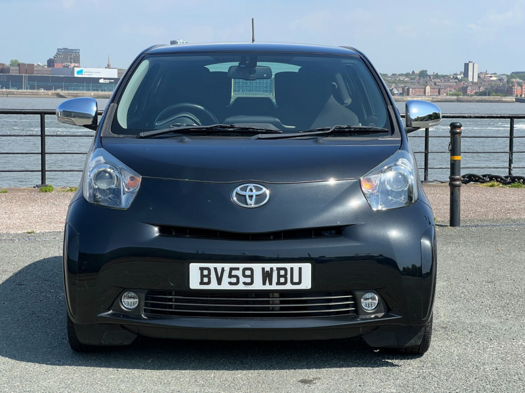 TOYOTA IQ