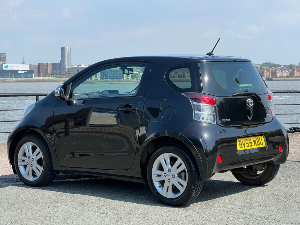 TOYOTA IQ