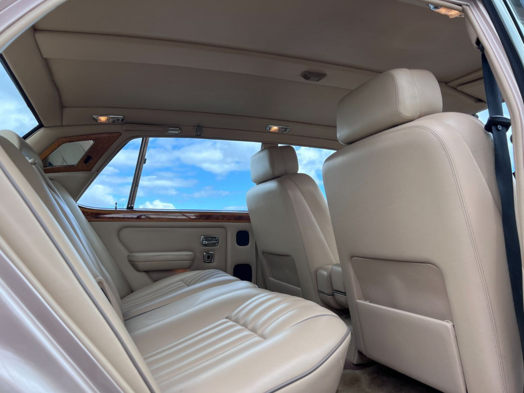 ROLLS-ROYCE SILVER SPIRIT