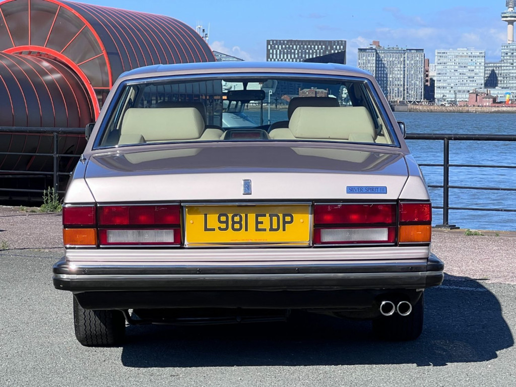 ROLLS-ROYCE SILVER SPIRIT