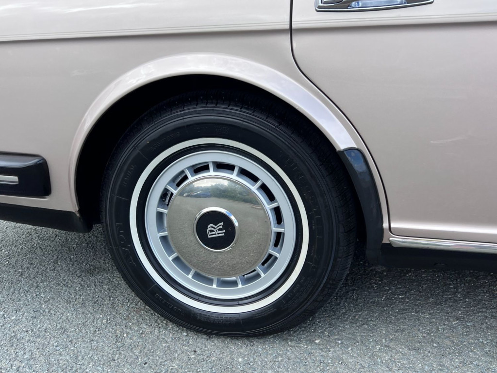 ROLLS-ROYCE SILVER SPIRIT