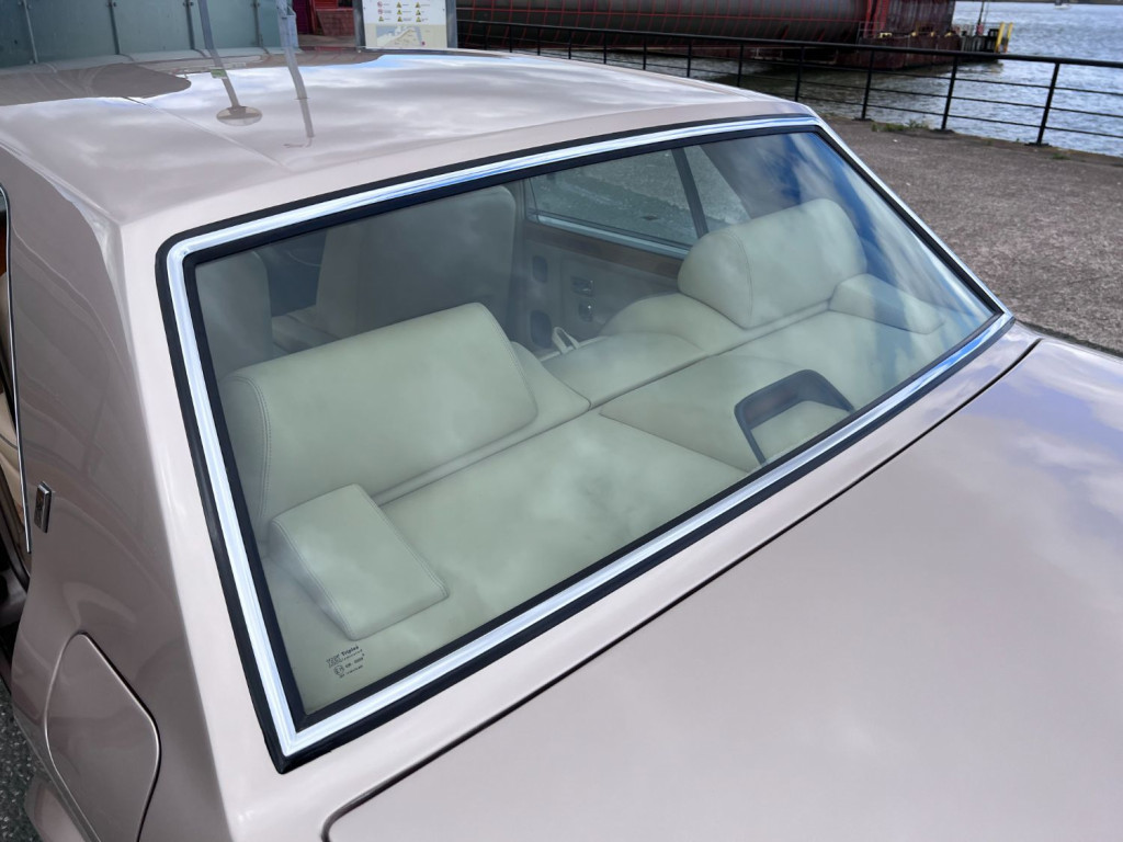 ROLLS-ROYCE SILVER SPIRIT