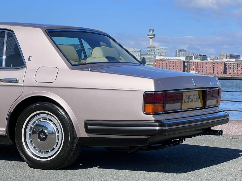 ROLLS-ROYCE SILVER SPIRIT