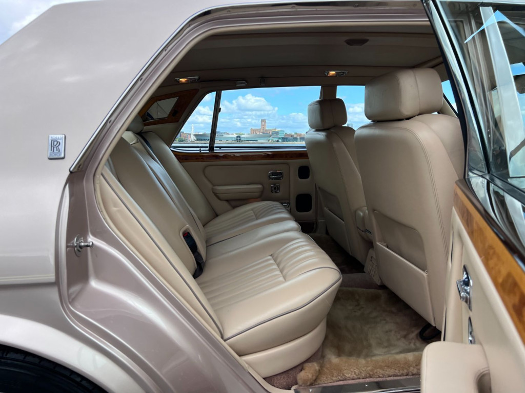 ROLLS-ROYCE SILVER SPIRIT