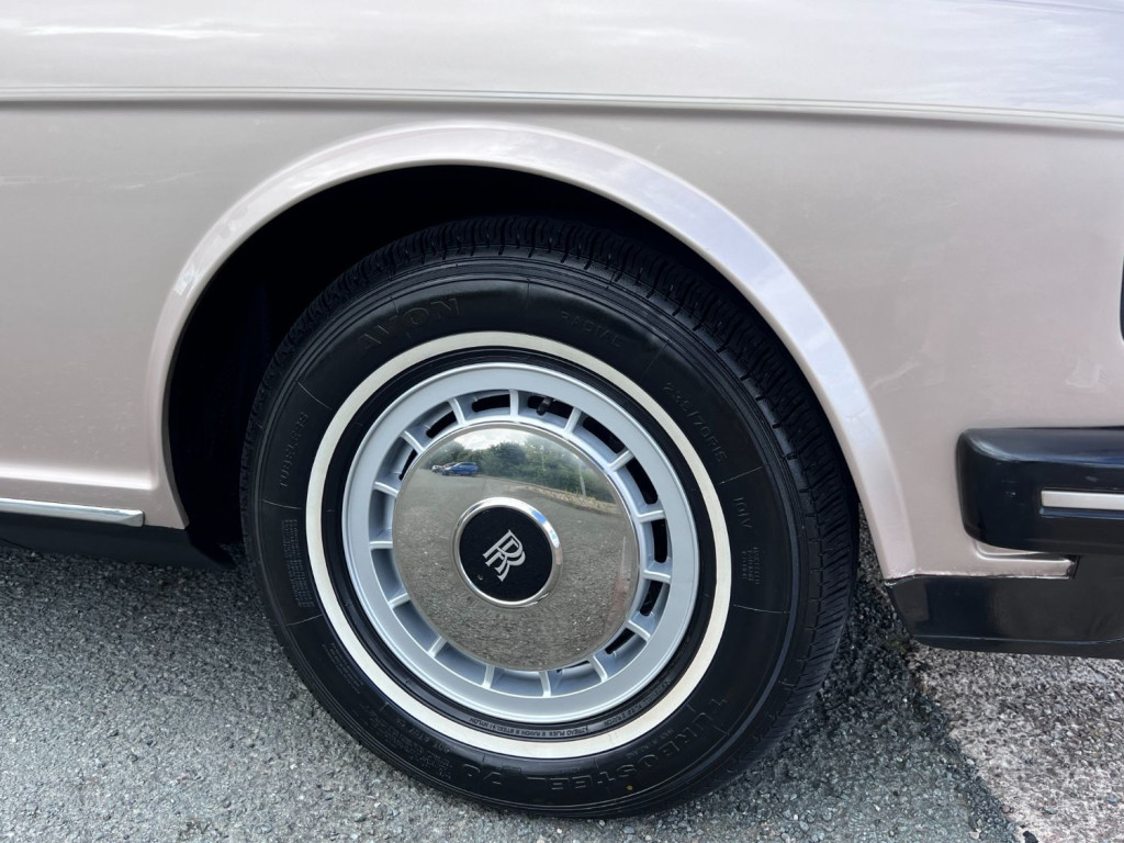 ROLLS-ROYCE SILVER SPIRIT