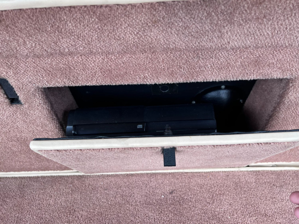 ROLLS-ROYCE SILVER SPIRIT