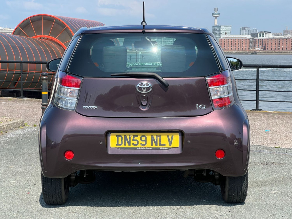 TOYOTA IQ