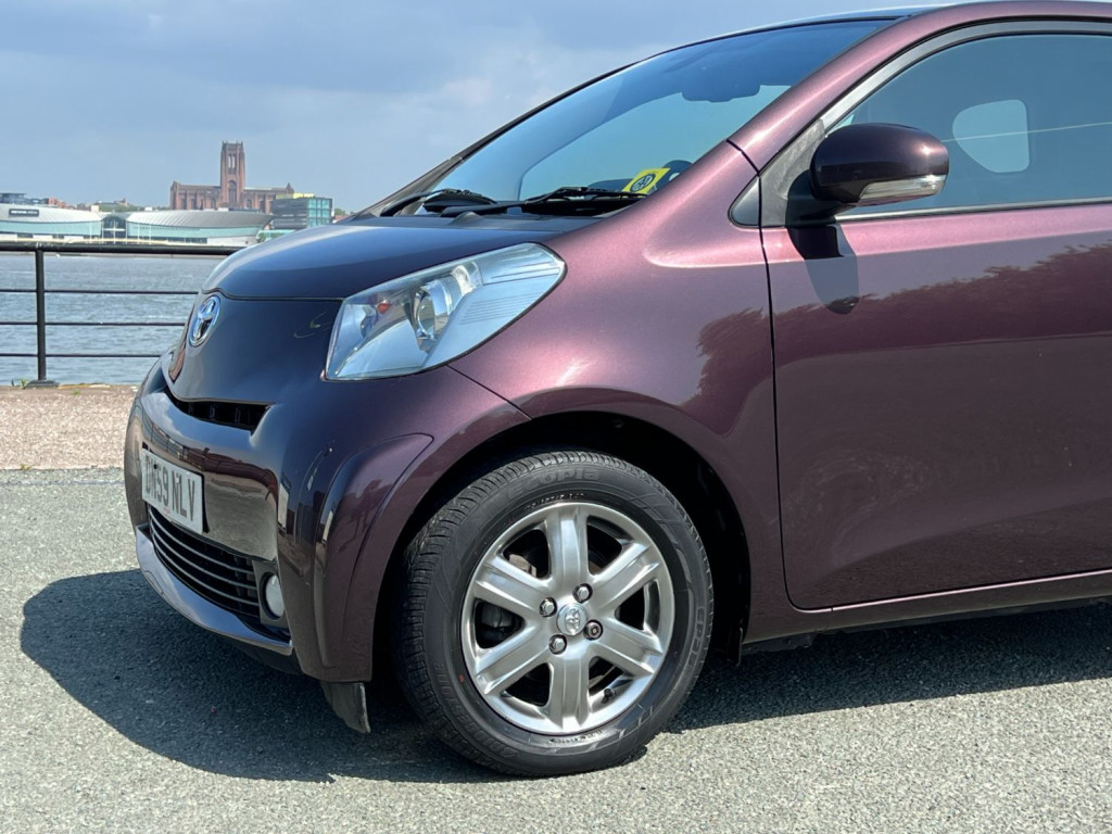 TOYOTA IQ