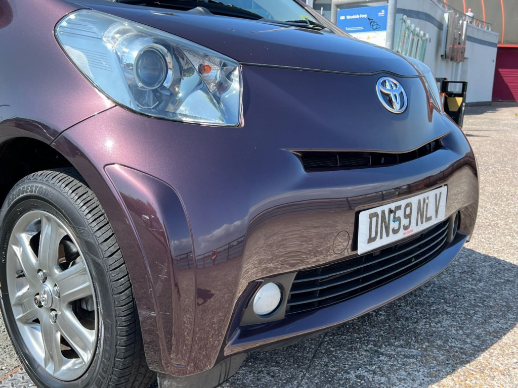 TOYOTA IQ