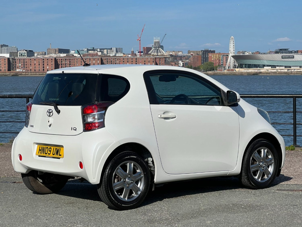 TOYOTA IQ