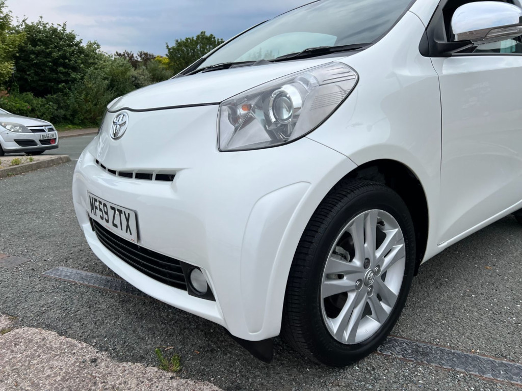TOYOTA IQ