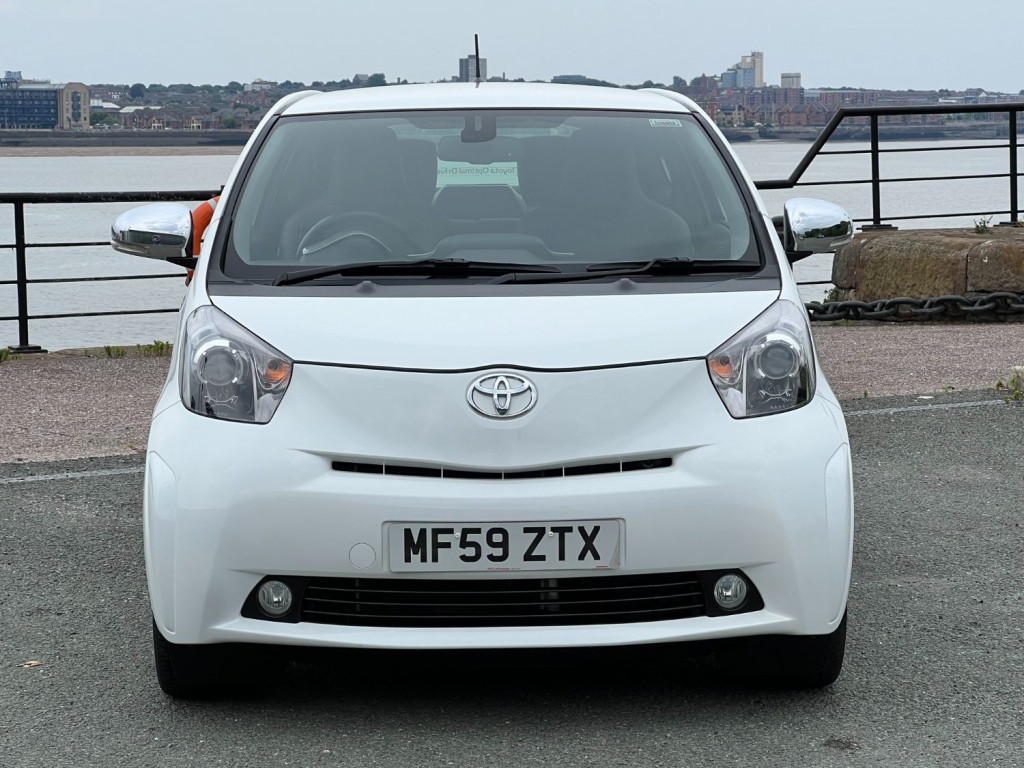 TOYOTA IQ