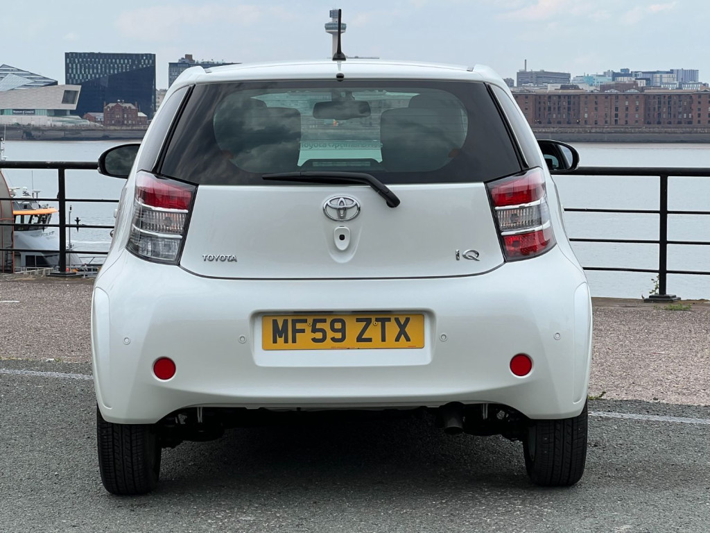 TOYOTA IQ