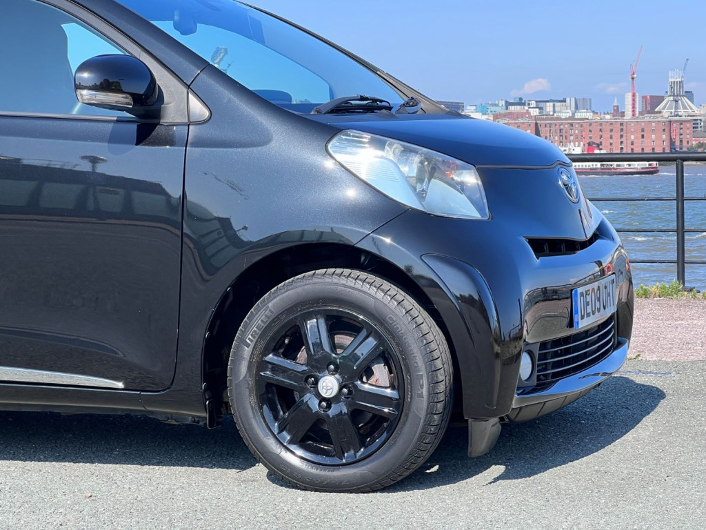TOYOTA IQ