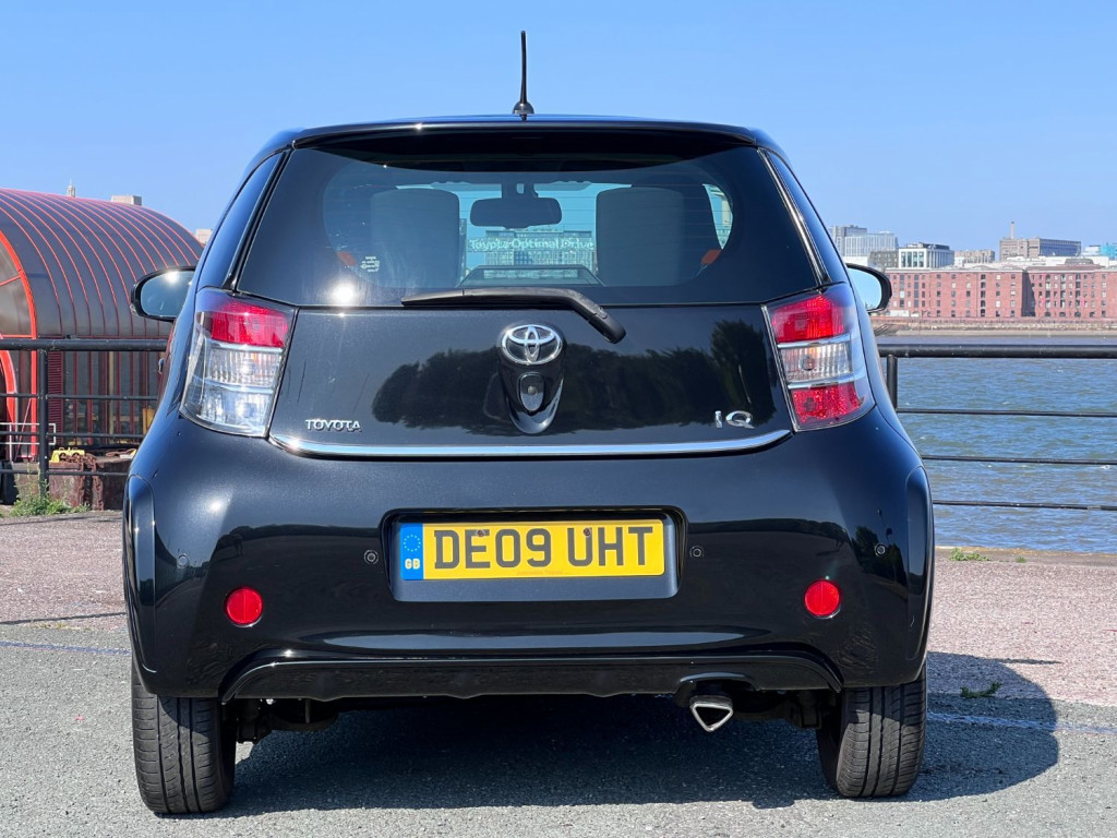 TOYOTA IQ