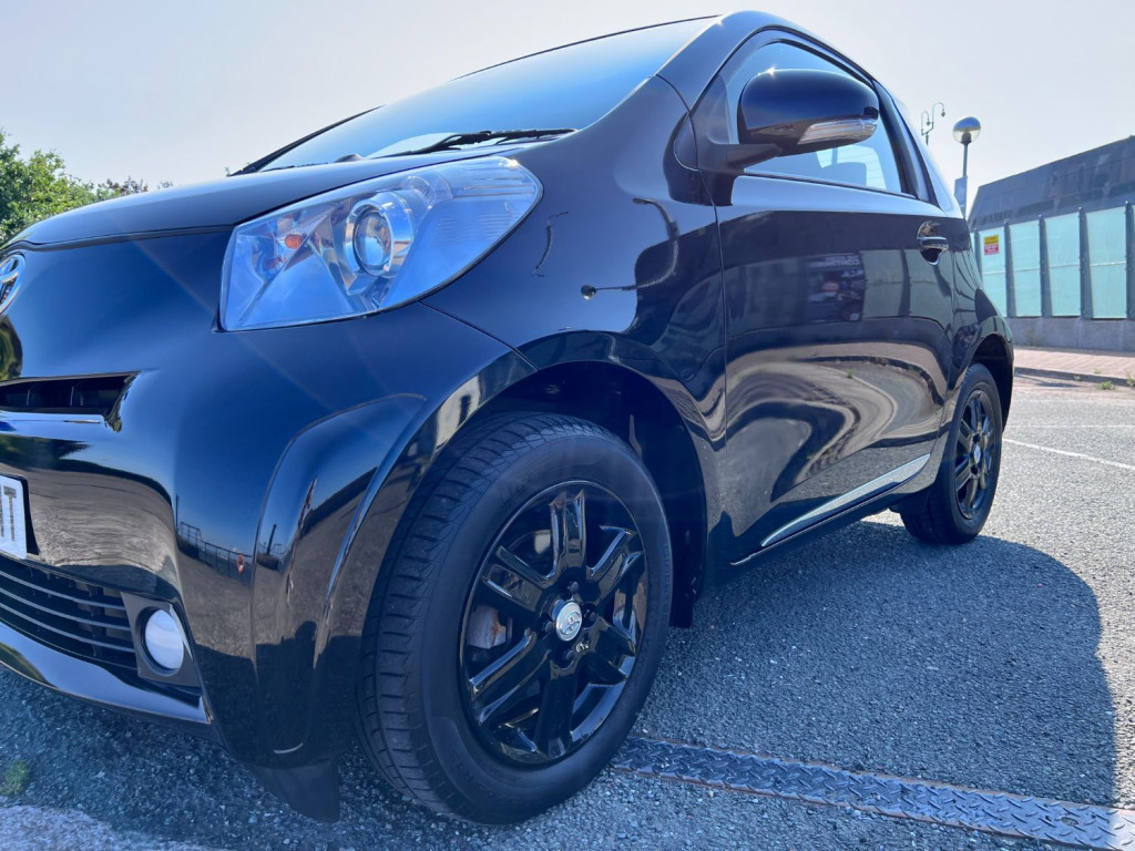 TOYOTA IQ
