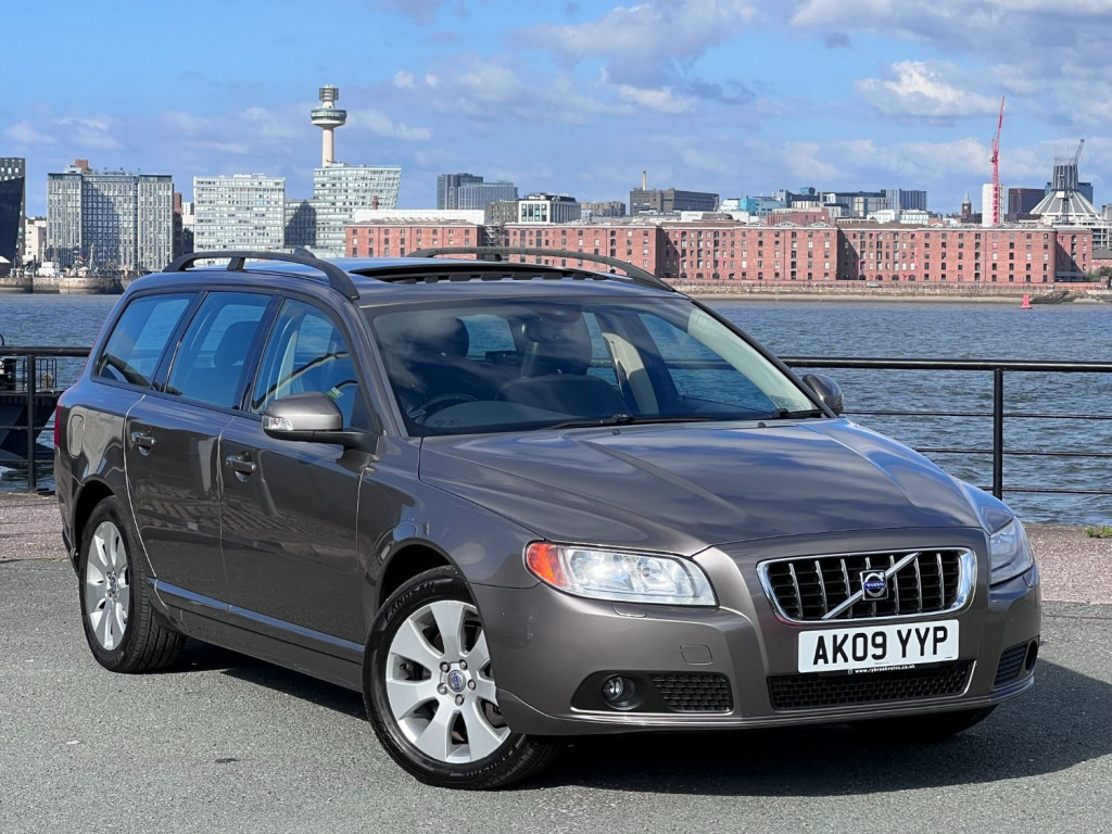 View VOLVO V70 D5 SE