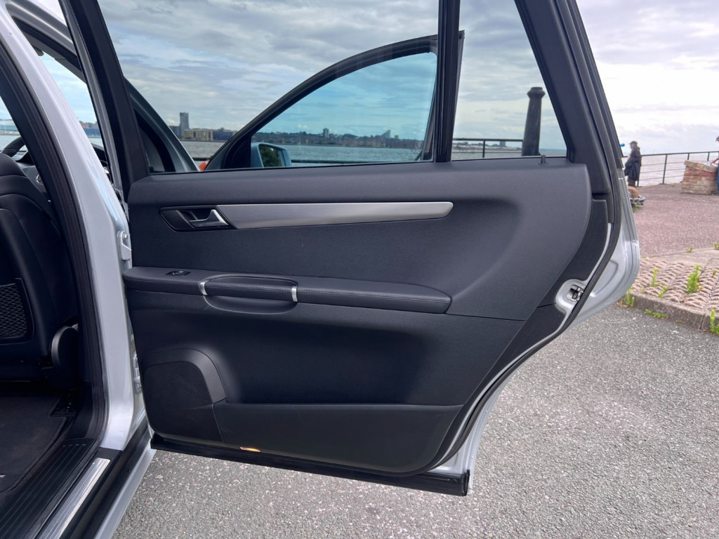 MERCEDES-BENZ R CLASS