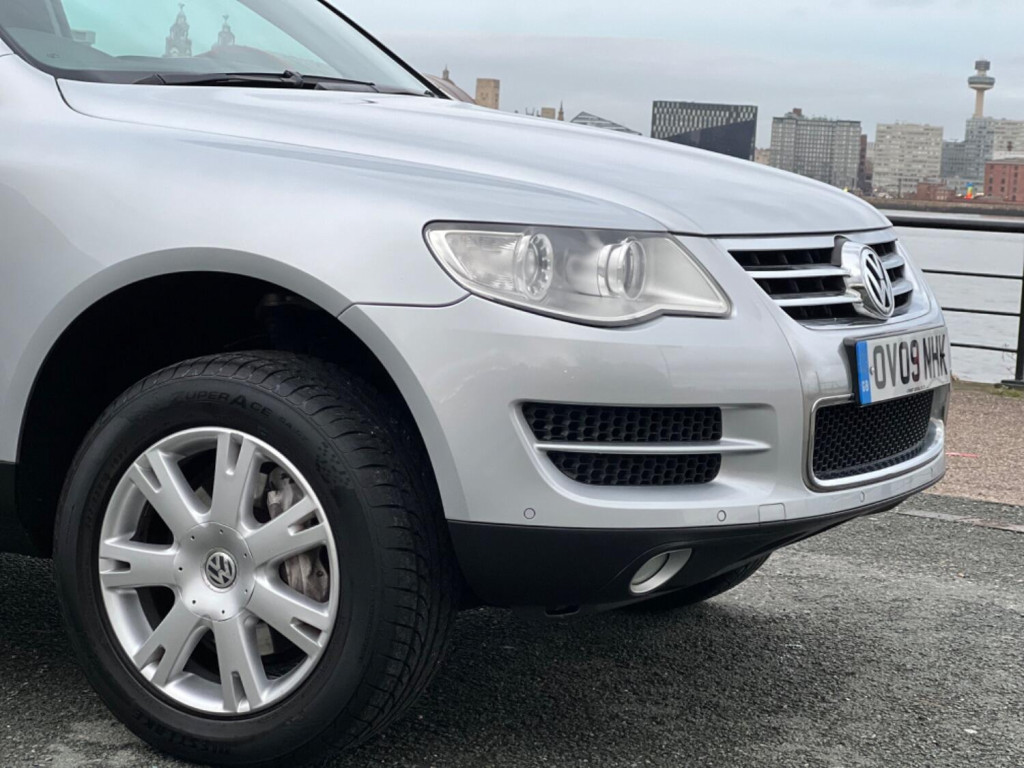 VOLKSWAGEN TOUAREG