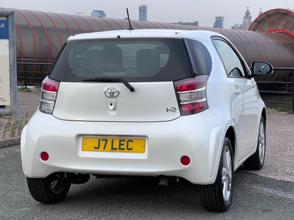 TOYOTA IQ