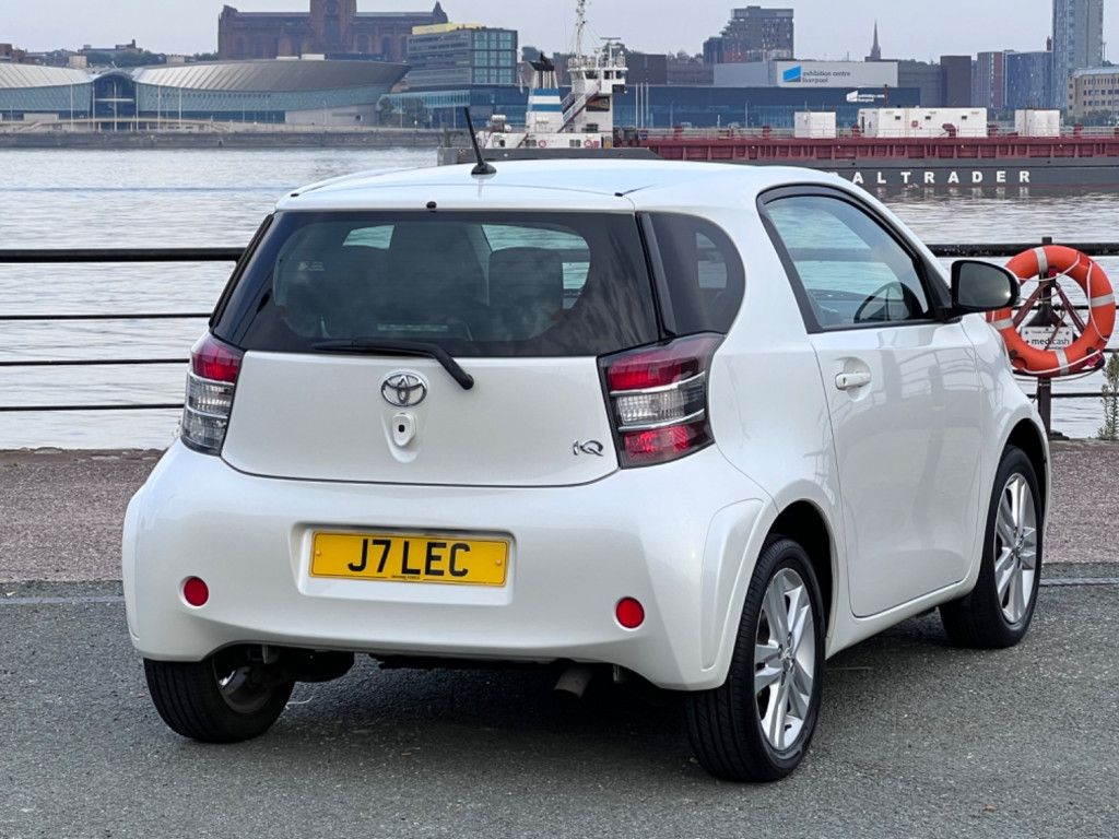 TOYOTA IQ