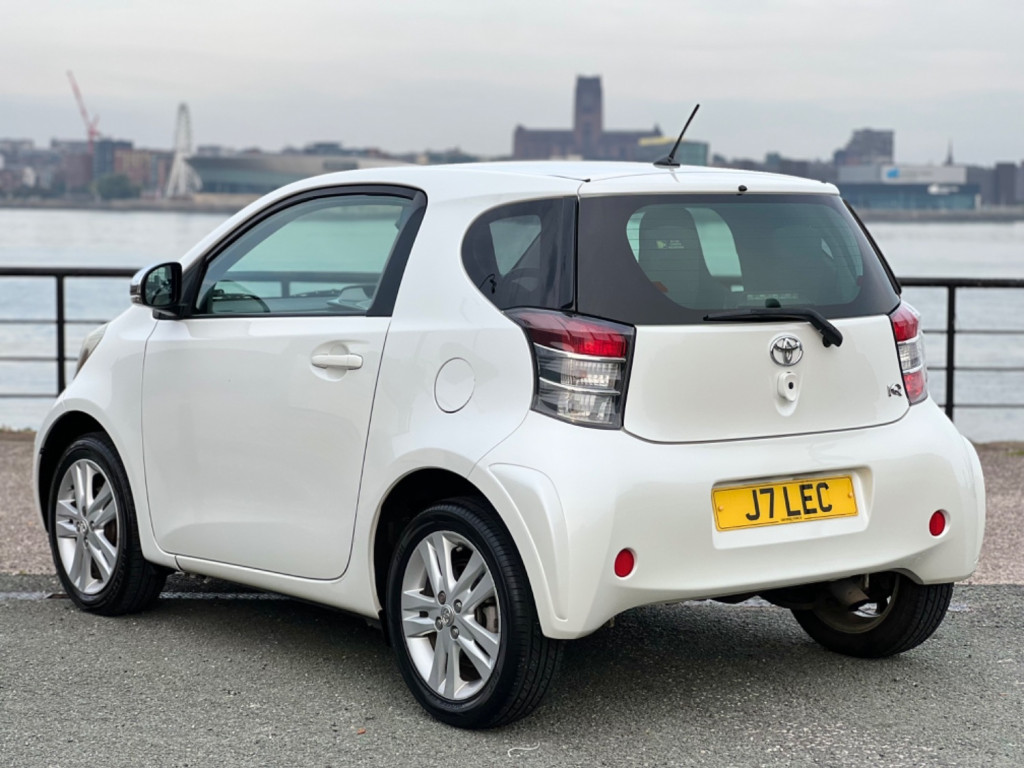 TOYOTA IQ